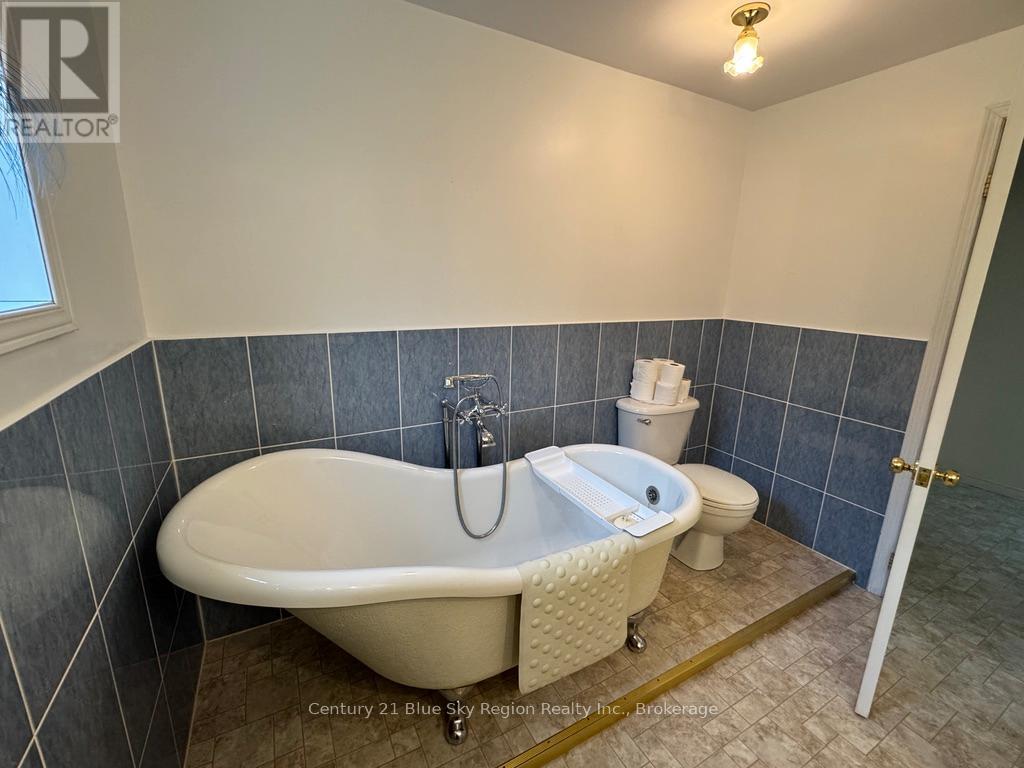 363 Main Street, Powassan, Ontario  P0H 0A4 - Photo 28 - X12460580