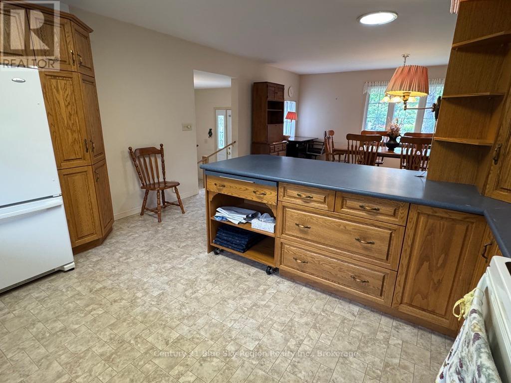 363 Main Street, Powassan, Ontario  P0H 0A4 - Photo 18 - X12460580