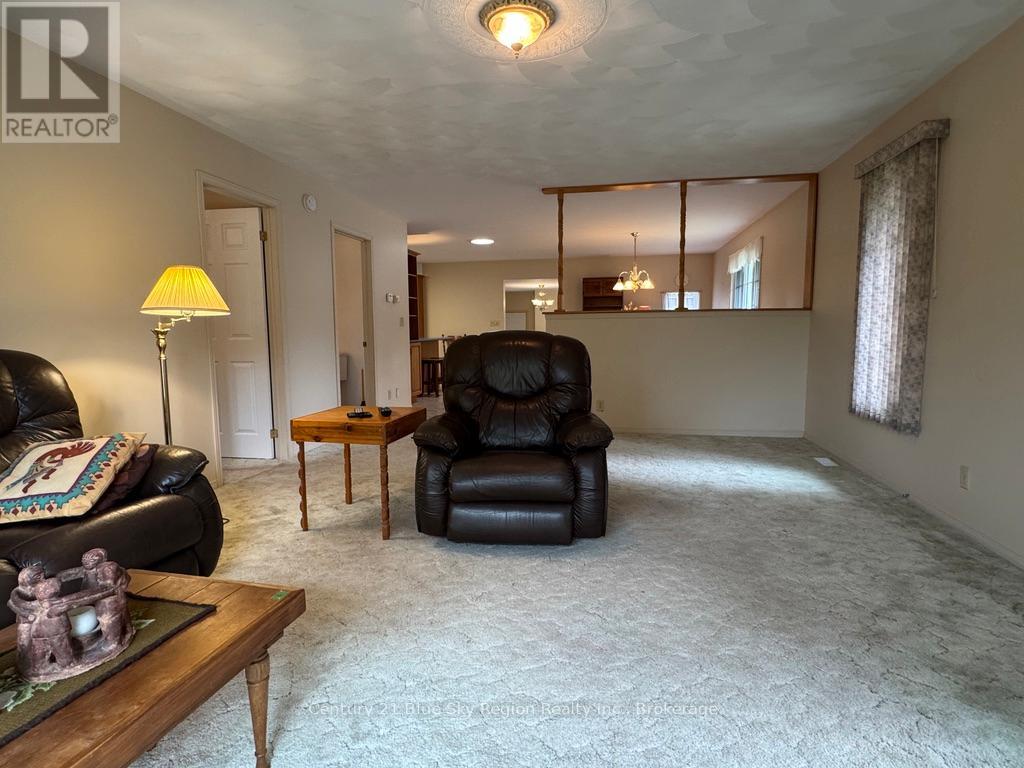 363 Main Street, Powassan, Ontario  P0H 0A4 - Photo 15 - X12460580