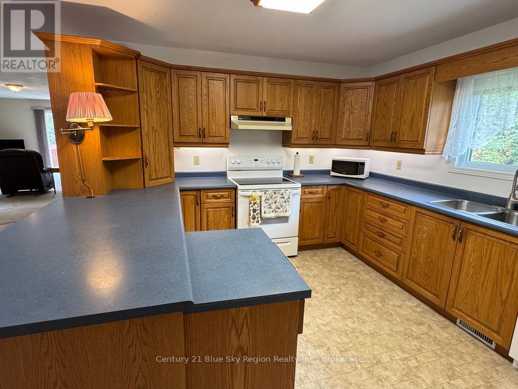 363 Main Street, Powassan, Ontario  P0H 0A4 - Photo 16 - X12460580