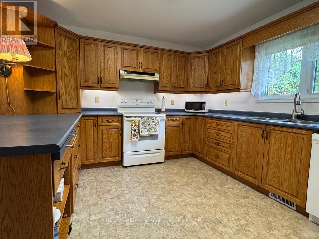 363 Main Street, Powassan, Ontario  P0H 0A4 - Photo 21 - X12460580