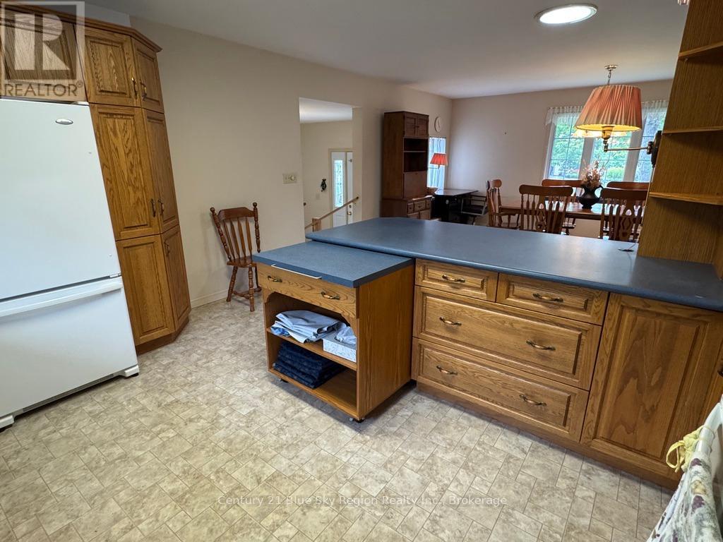 363 Main Street, Powassan, Ontario  P0H 0A4 - Photo 22 - X12460580