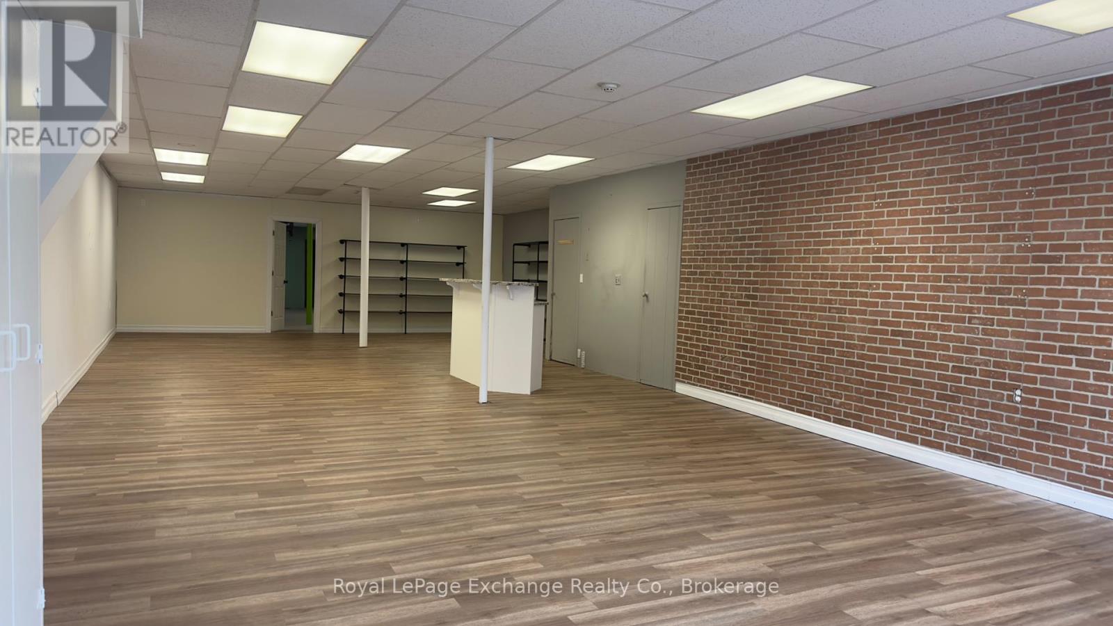 777 2nd Avenue E, Owen Sound, Ontario  N4K 2G9 - Photo 2 - X12426343
