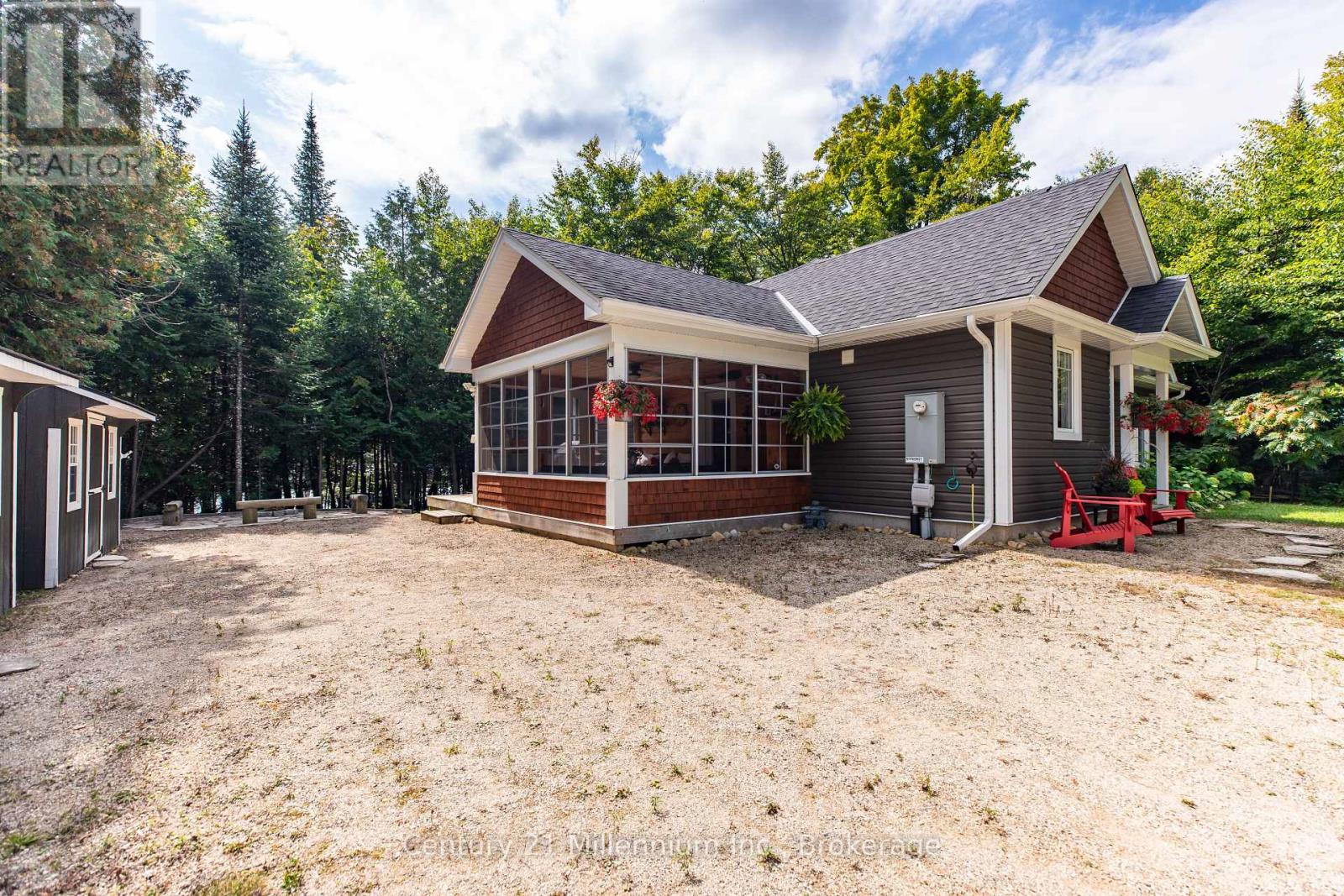 184 Lakewood Lane, Grey Highlands, Ontario  N0C 1H0 - Photo 36 - X12410844