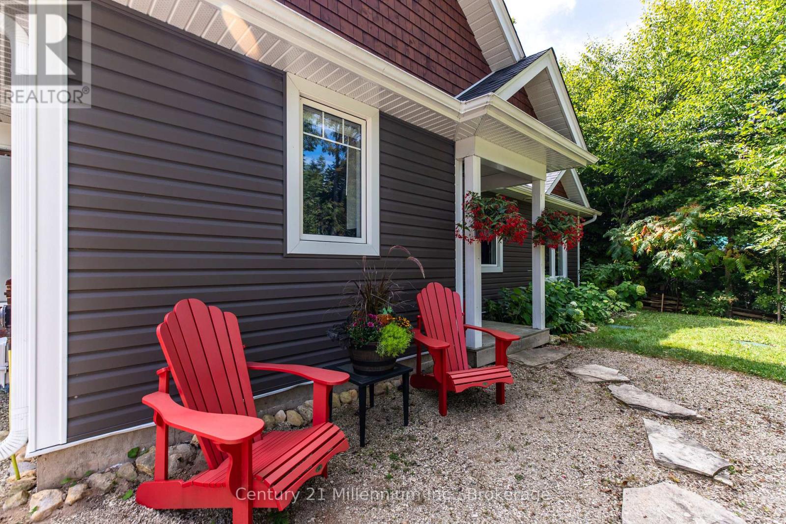 184 Lakewood Lane, Grey Highlands, Ontario  N0C 1H0 - Photo 21 - X12410844