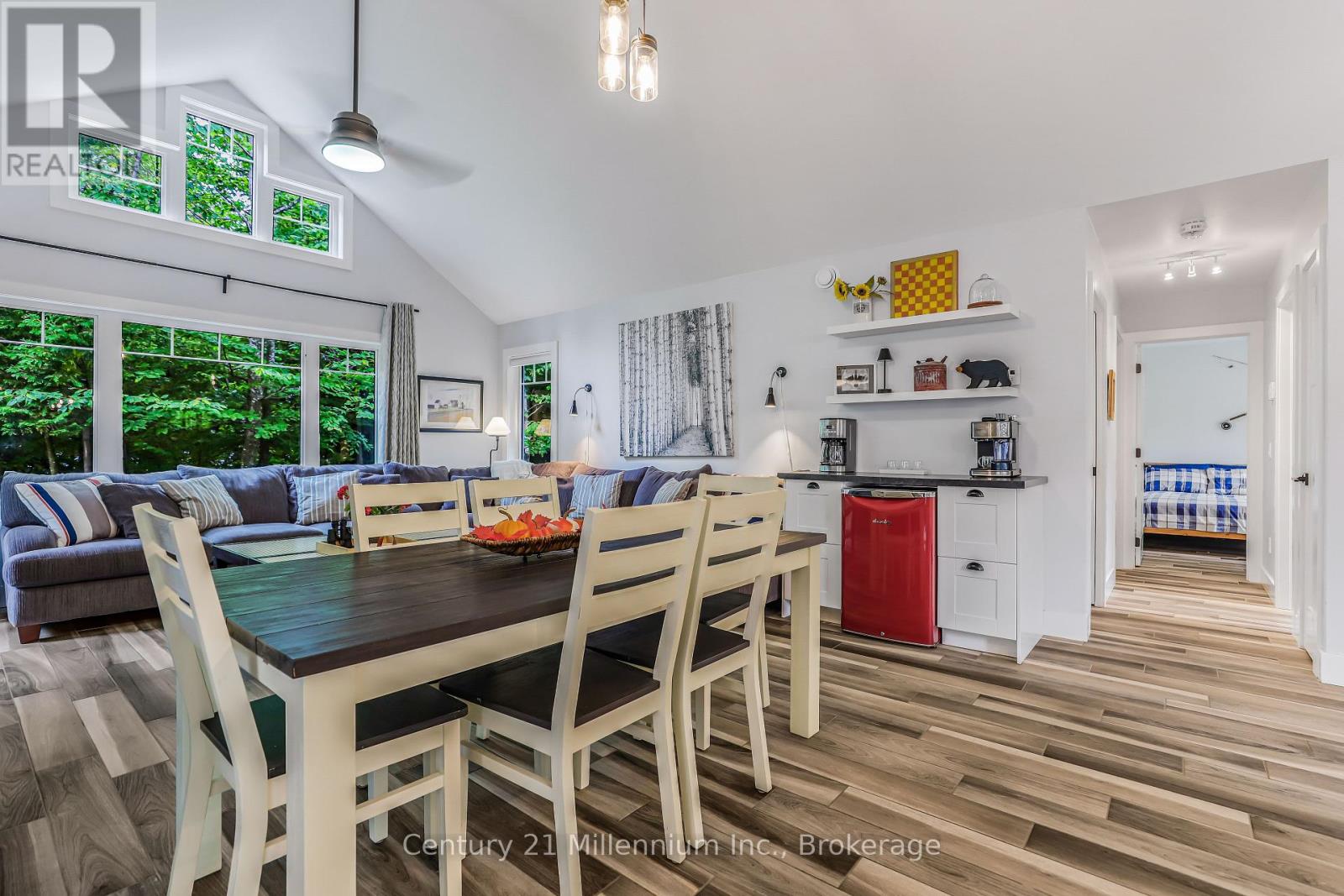 184 Lakewood Lane, Grey Highlands, Ontario  N0C 1H0 - Photo 6 - X12410844