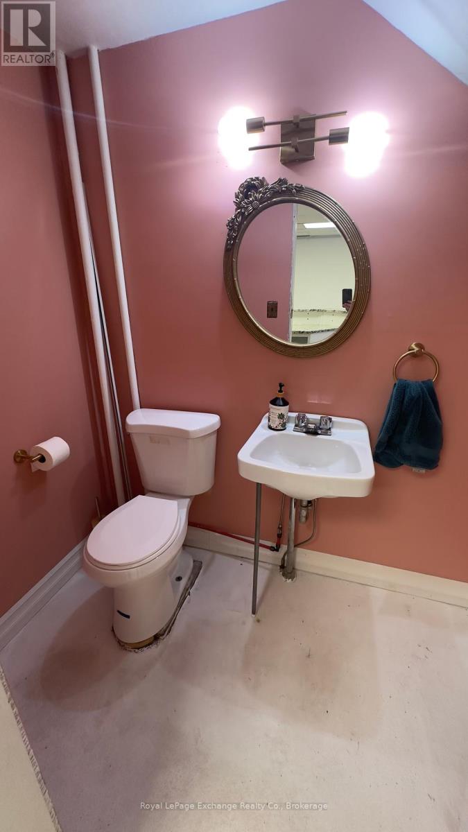777 2nd Avenue E, Owen Sound, Ontario  N4K 2G9 - Photo 11 - X12426343