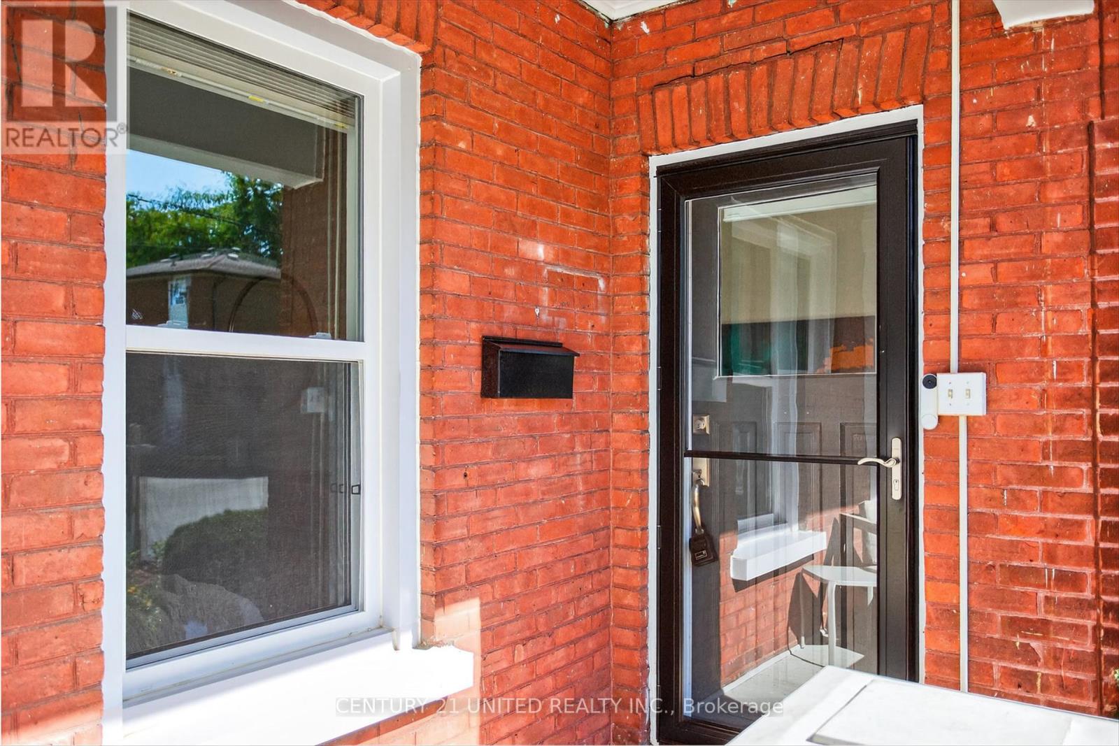 15 Moir Street, Peterborough, Ontario  K9H 1S4 - Photo 5 - X12438365