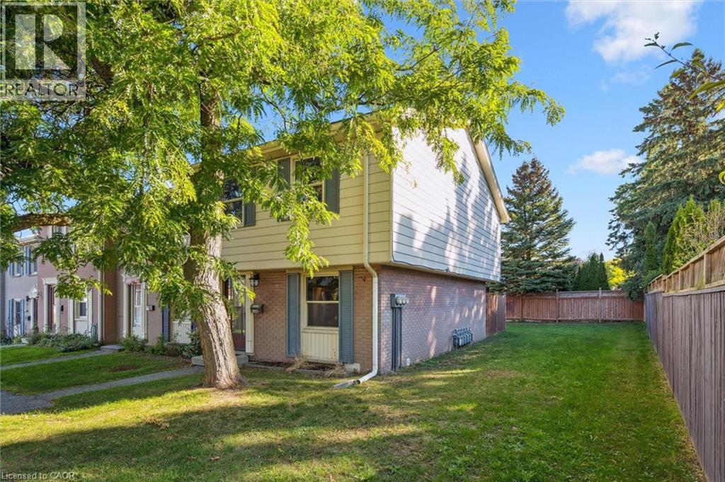 56 Montcalm Drive Unit# K, Kitchener, Ontario  N2B 2R1 - Photo 2 - 40778477
