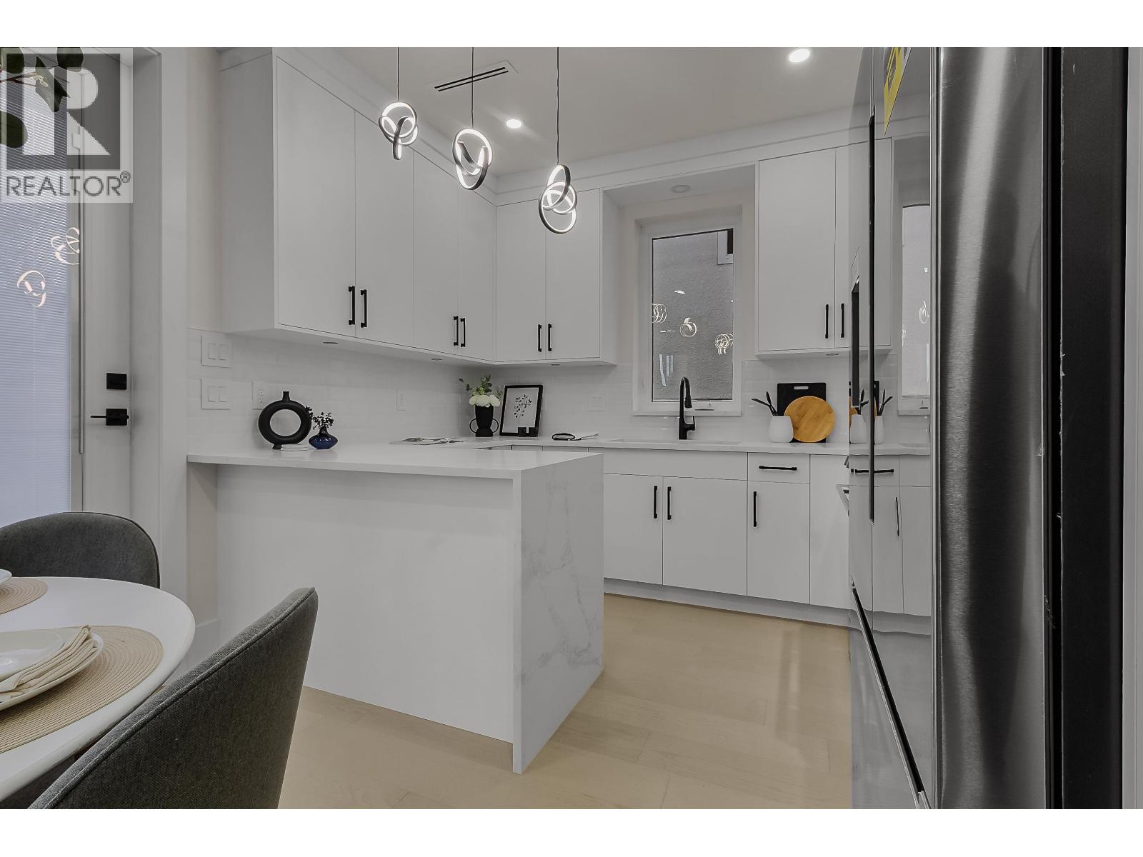 2 585 E 60th Avenue, Vancouver, British Columbia  V5X 2A2 - Photo 8 - R3057606