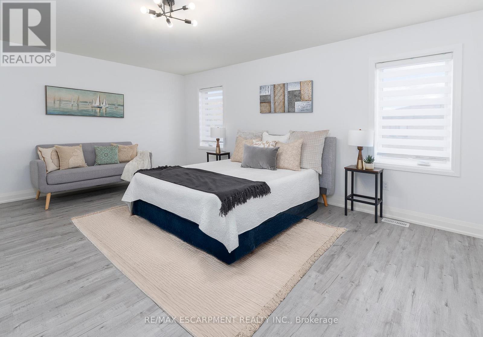 388 Klein Circle, Hamilton, Ontario  L9G 3K9 - Photo 16 - X12412865