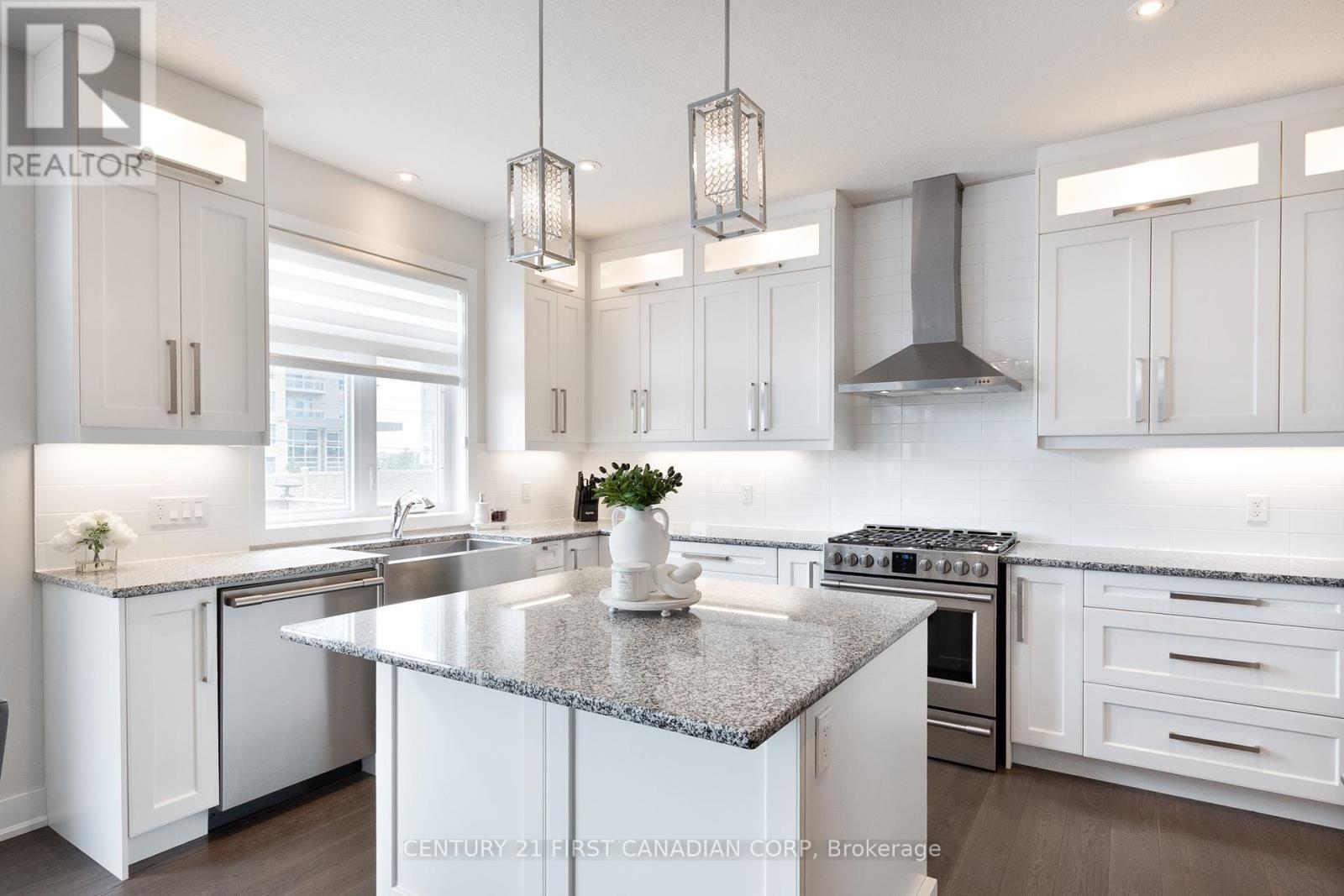 1366 Thornley Street, London South (South L), Ontario  N6K 0B2 - Photo 11 - X12460773