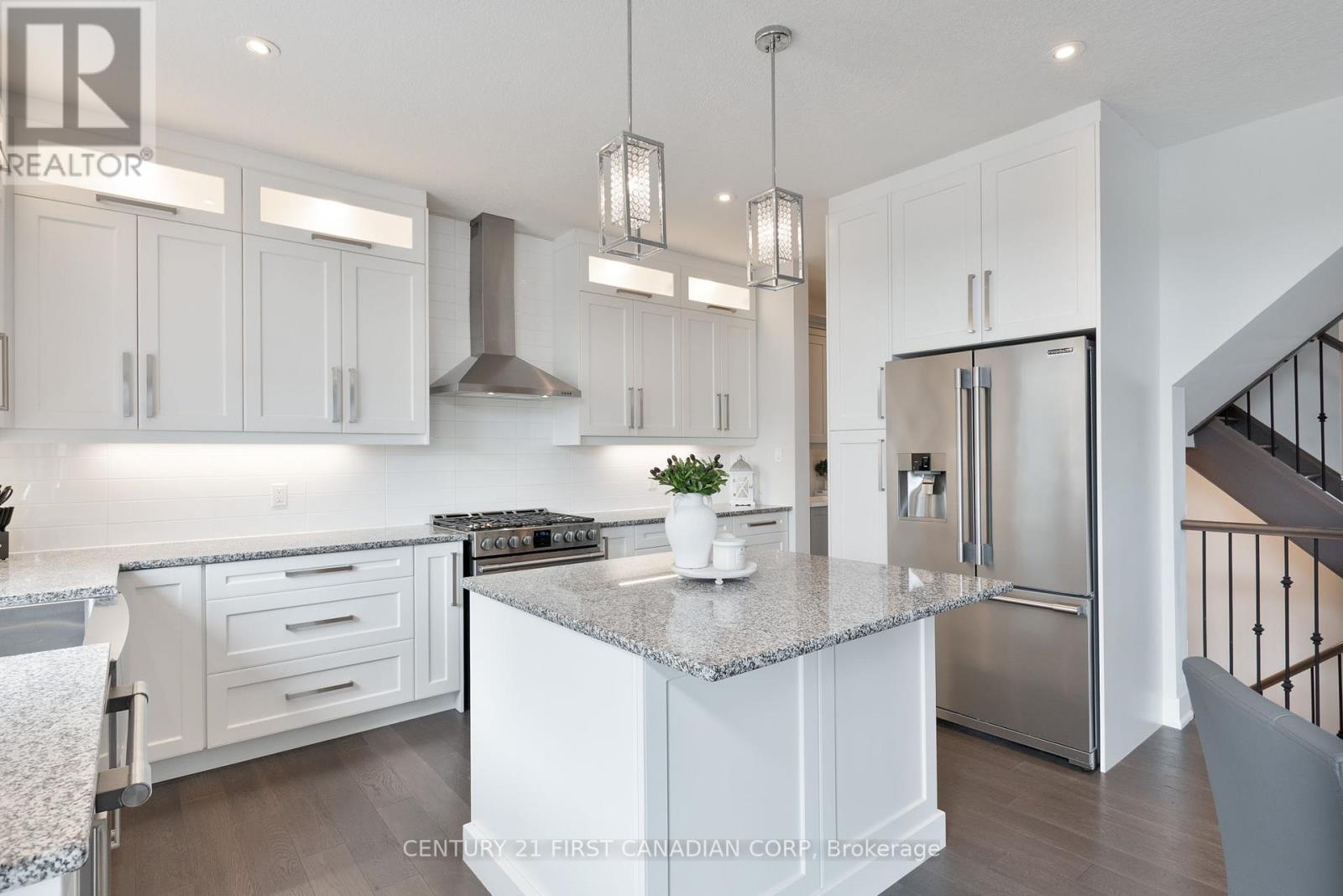 1366 Thornley Street, London South (South L), Ontario  N6K 0B2 - Photo 12 - X12460773