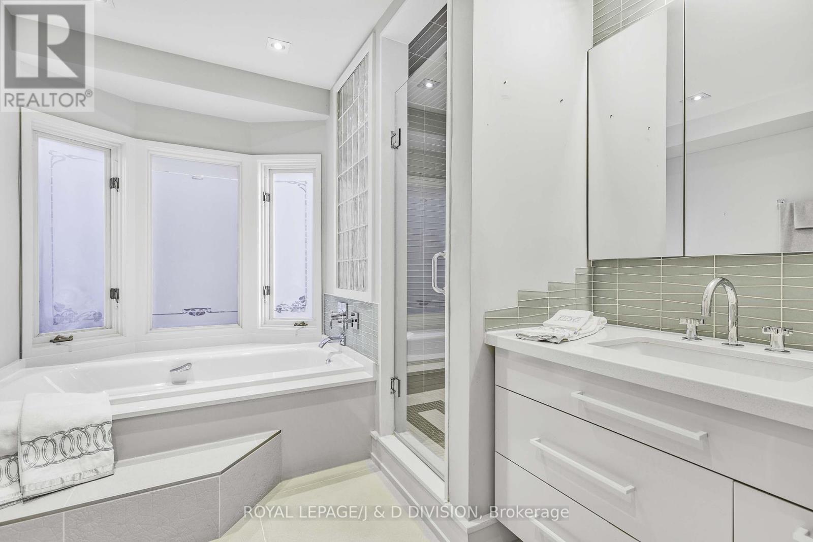 55 Chicora Avenue, Toronto, Ontario  M5R 1T7 - Photo 17 - C12460625