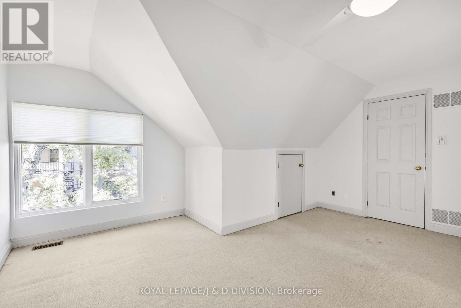 55 Chicora Avenue, Toronto, Ontario  M5R 1T7 - Photo 22 - C12460625