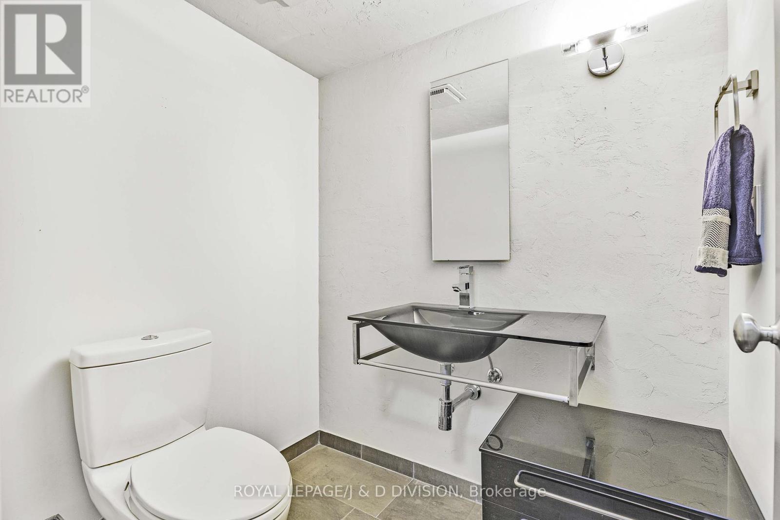 55 Chicora Avenue, Toronto, Ontario  M5R 1T7 - Photo 28 - C12460625