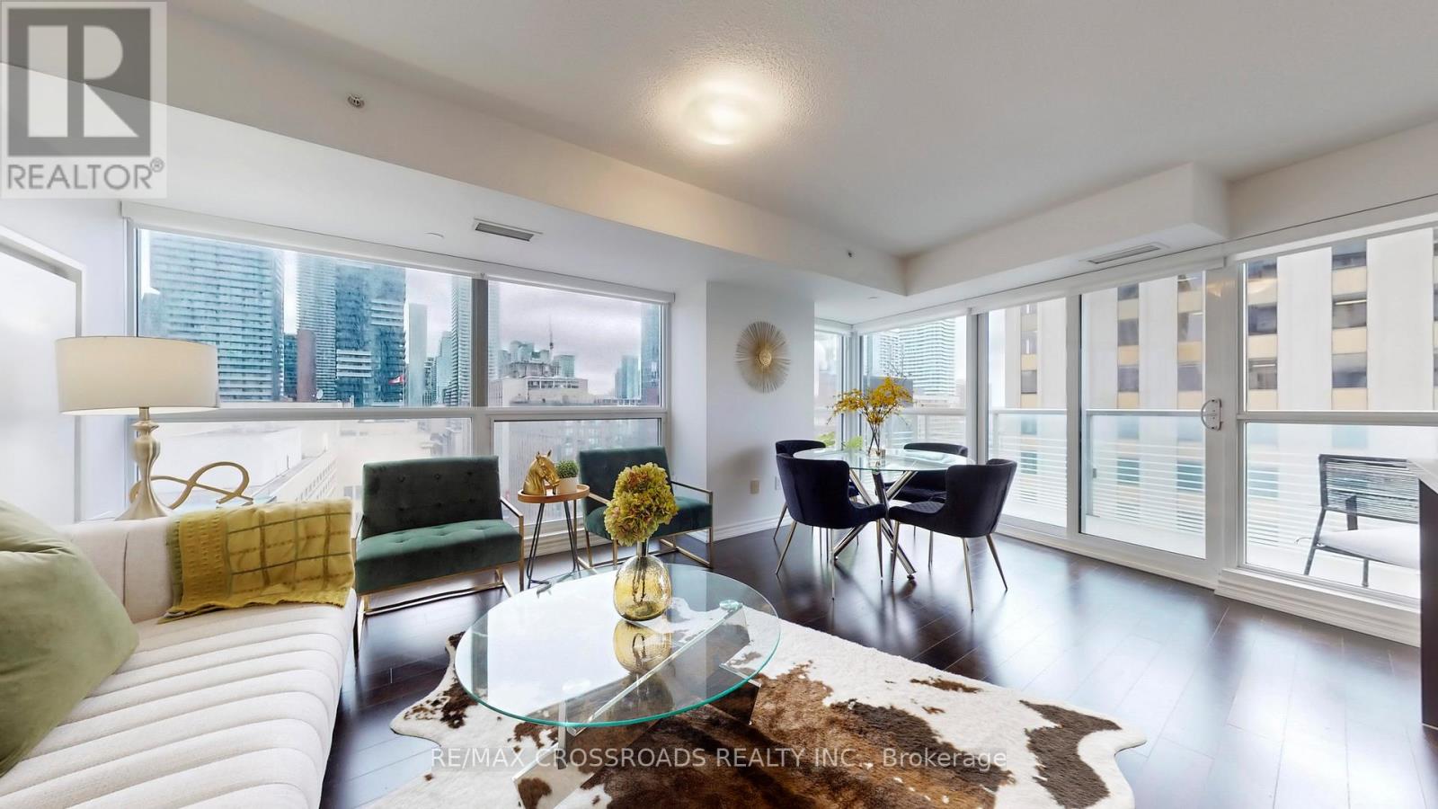 1602 - 386 Yonge Street, Toronto, Ontario  M5B 0A5 - Photo 12 - C12460630