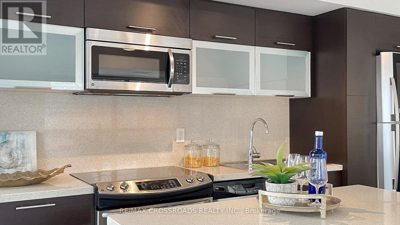 1602 - 386 Yonge Street, Toronto, Ontario  M5B 0A5 - Photo 17 - C12460630