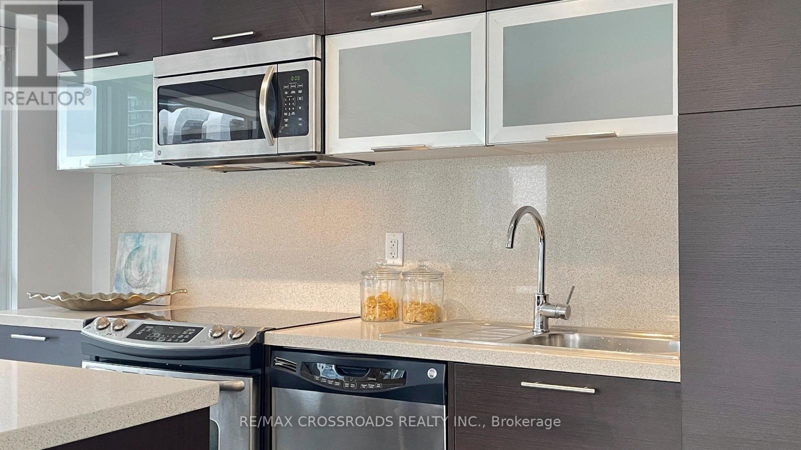 1602 - 386 Yonge Street, Toronto, Ontario  M5B 0A5 - Photo 18 - C12460630