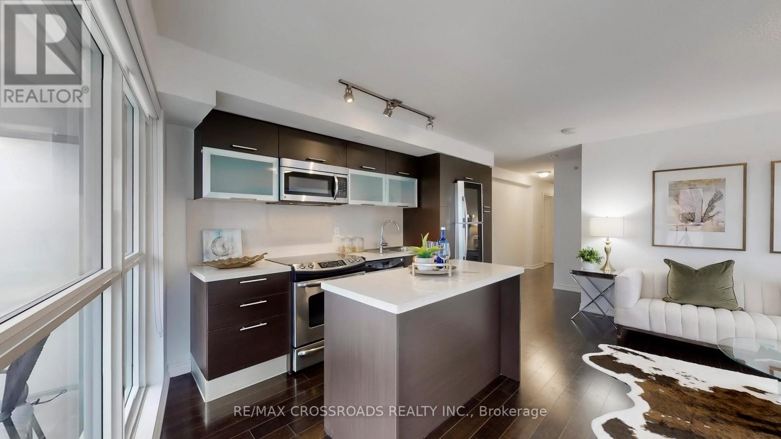 1602 - 386 Yonge Street, Toronto, Ontario  M5B 0A5 - Photo 5 - C12460630