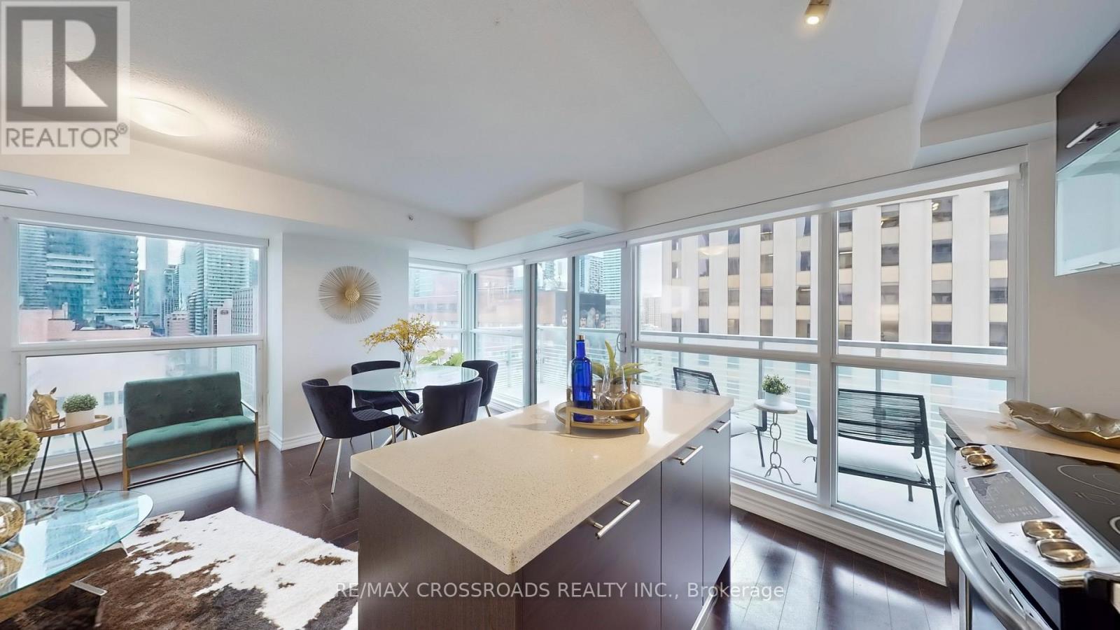 1602 - 386 Yonge Street, Toronto, Ontario  M5B 0A5 - Photo 7 - C12460630
