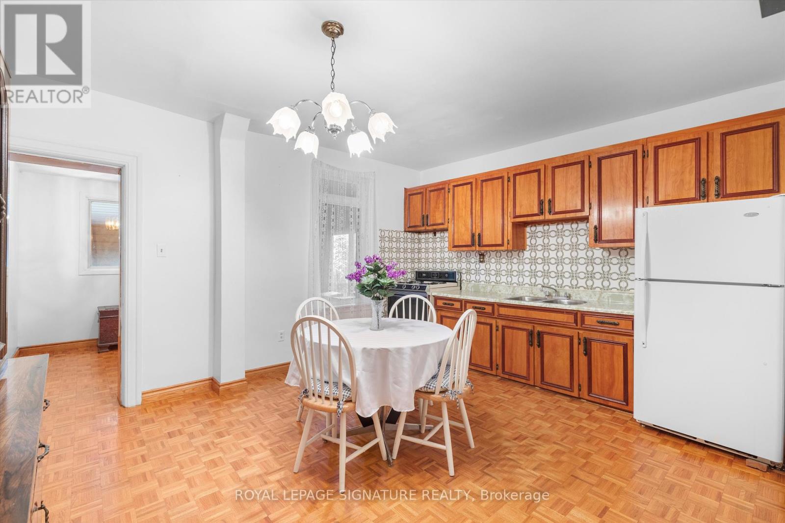 244 Grace Street, Toronto, Ontario  M6G 3A6 - Photo 9 - C12460686