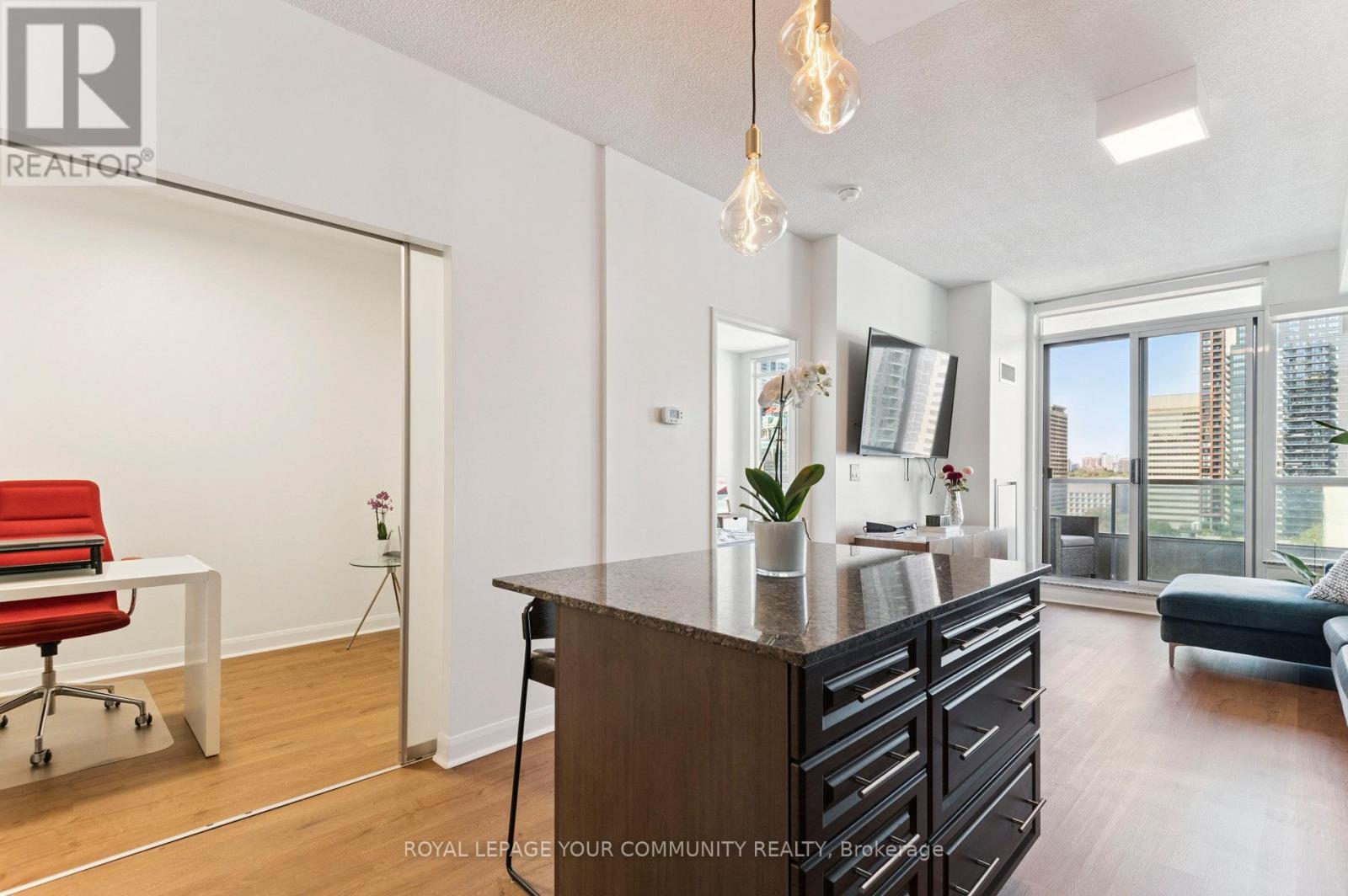 1311 - 500 Sherbourne Street, Toronto, Ontario  M4X 1L1 - Photo 9 - C12460706