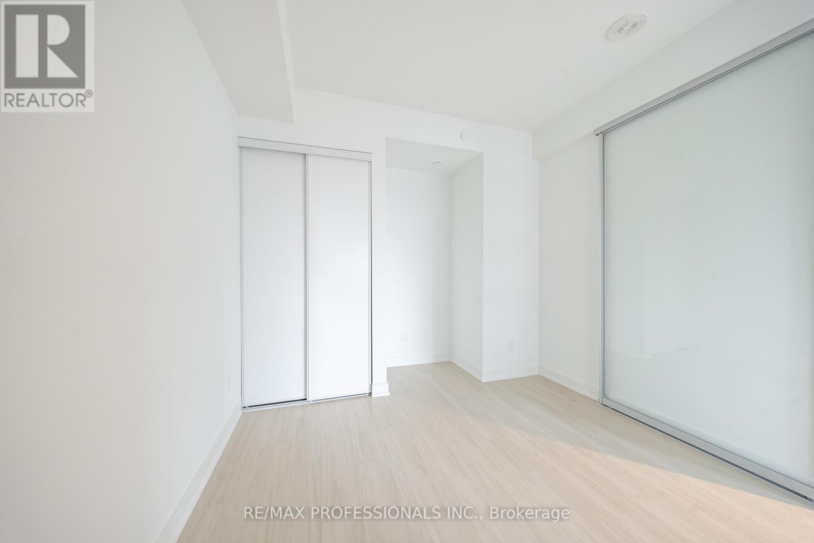 4206 - 8 Wellesley Street W, Toronto, Ontario  M4Y 1E7 - Photo 16 - C12460710