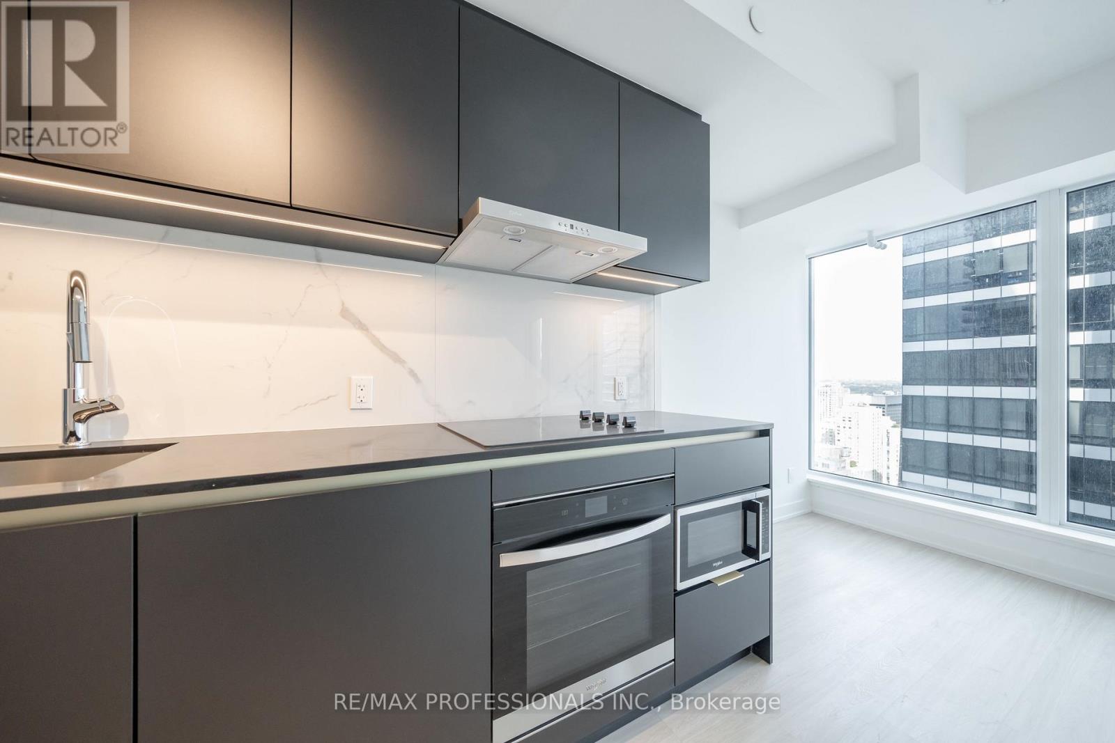 4206 - 8 Wellesley Street W, Toronto, Ontario  M4Y 1E7 - Photo 8 - C12460710