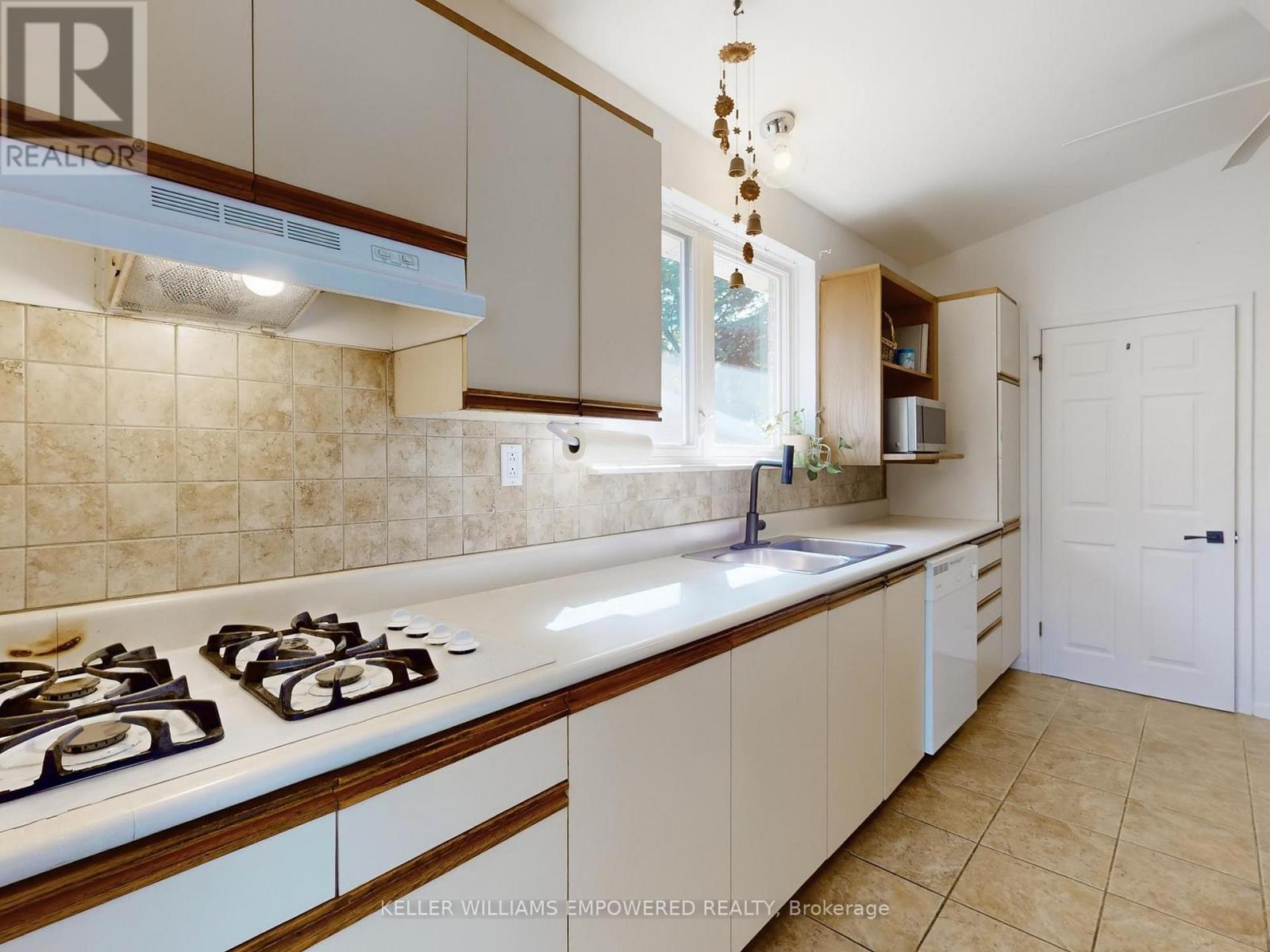 73 Northey Drive, Toronto, Ontario  M2L 2S8 - Photo 16 - C12460719