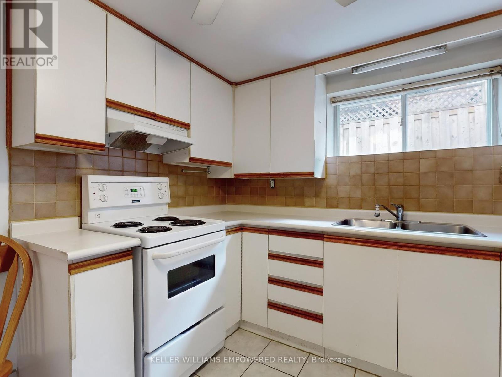 73 Northey Drive, Toronto, Ontario  M2L 2S8 - Photo 28 - C12460719