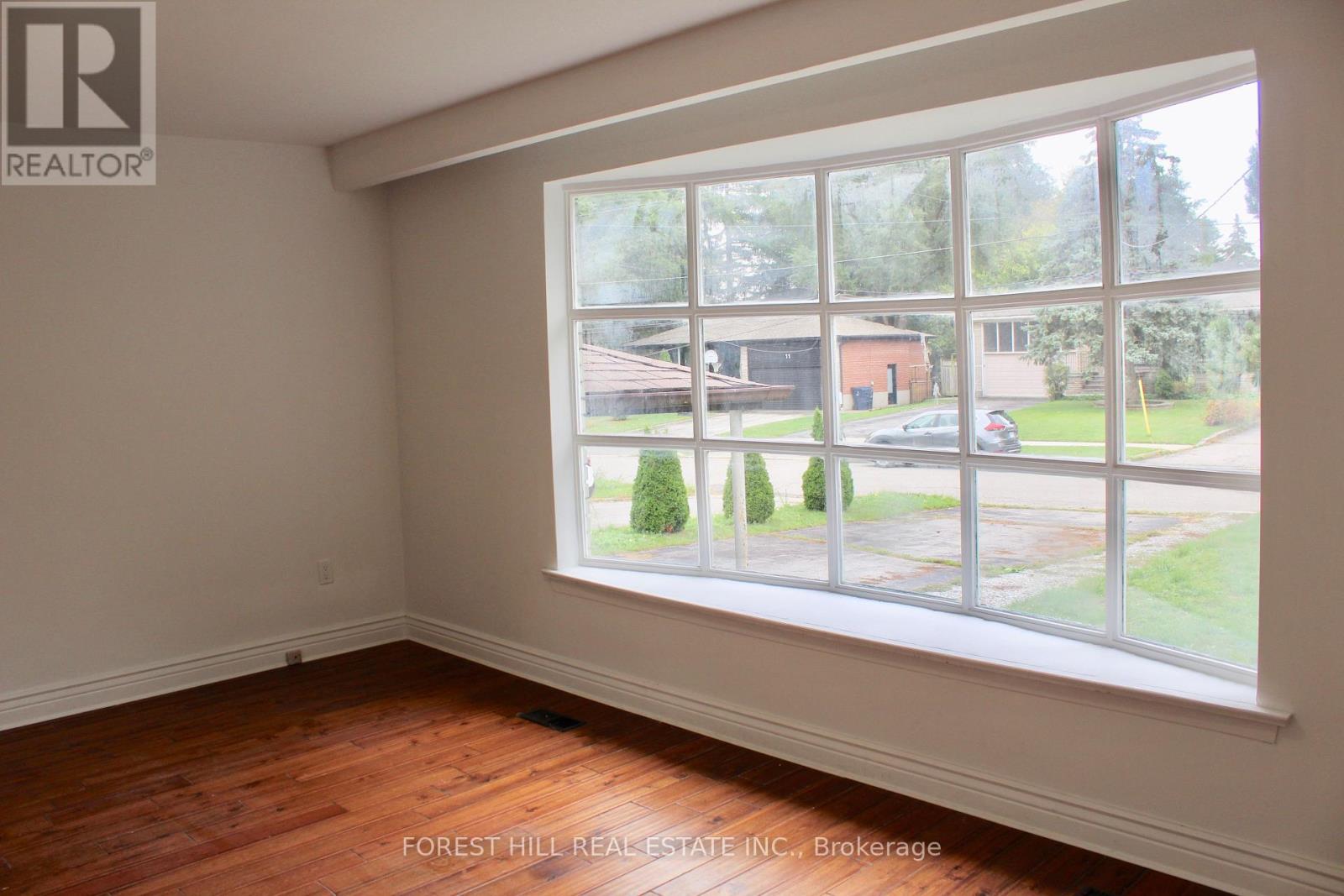 First Floor - 8 Doverwood Court, Toronto, Ontario  M2M 2G7 - Photo 11 - C12460729