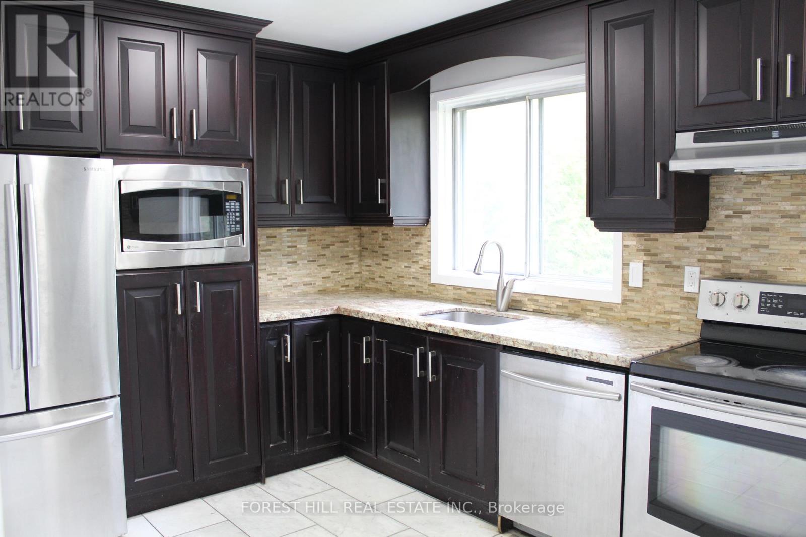 First Floor - 8 Doverwood Court, Toronto, Ontario  M2M 2G7 - Photo 19 - C12460729