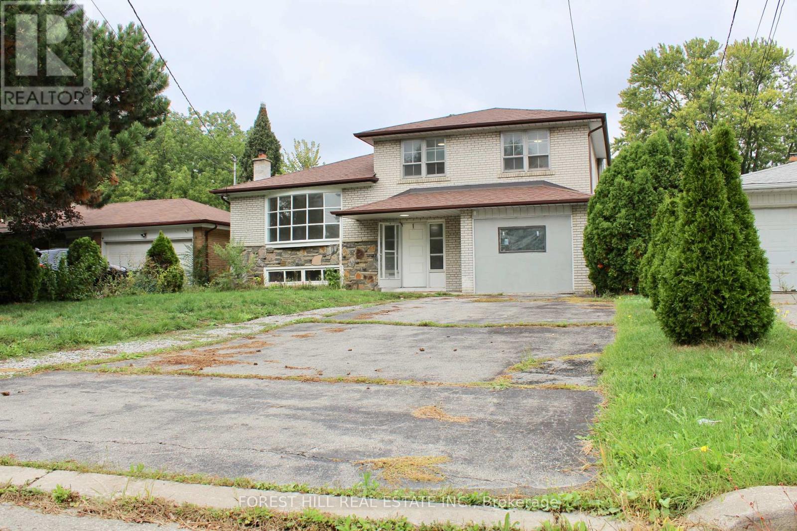 First Floor - 8 Doverwood Court, Toronto, Ontario  M2M 2G7 - Photo 2 - C12460729