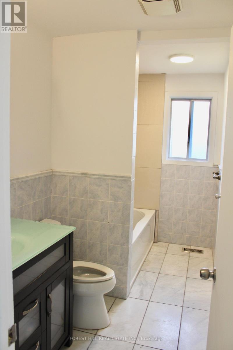 First Floor - 8 Doverwood Court, Toronto, Ontario  M2M 2G7 - Photo 23 - C12460729
