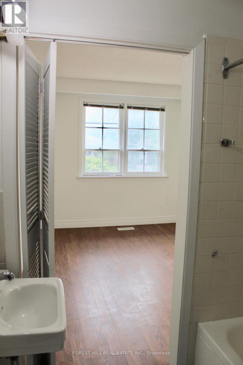 First Floor - 8 Doverwood Court, Toronto, Ontario  M2M 2G7 - Photo 32 - C12460729
