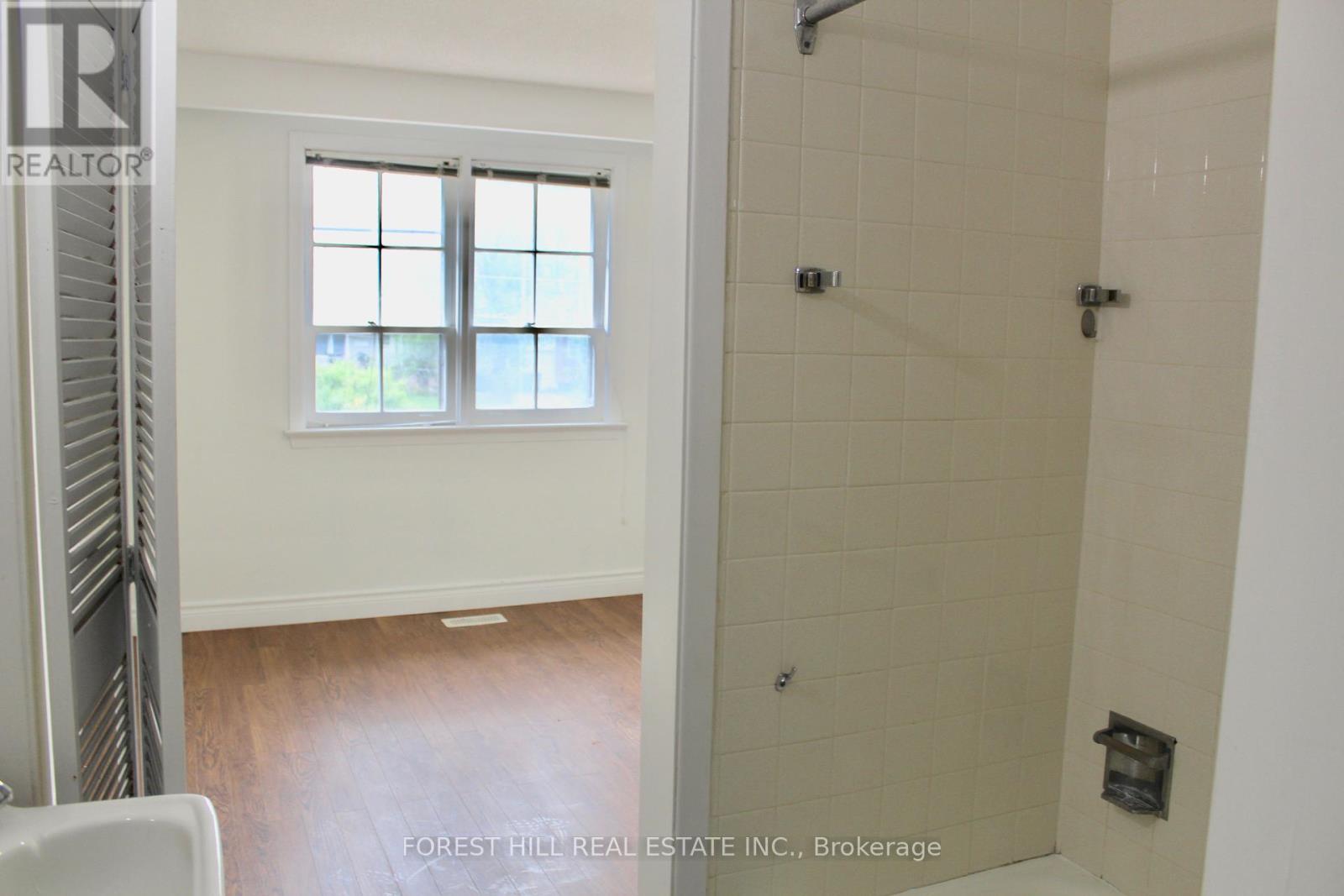 First Floor - 8 Doverwood Court, Toronto, Ontario  M2M 2G7 - Photo 33 - C12460729