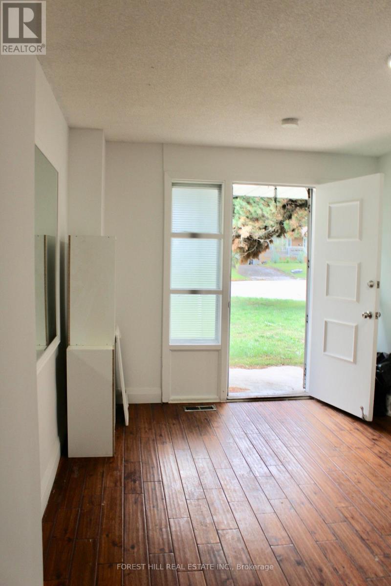 First Floor - 8 Doverwood Court, Toronto, Ontario  M2M 2G7 - Photo 35 - C12460729