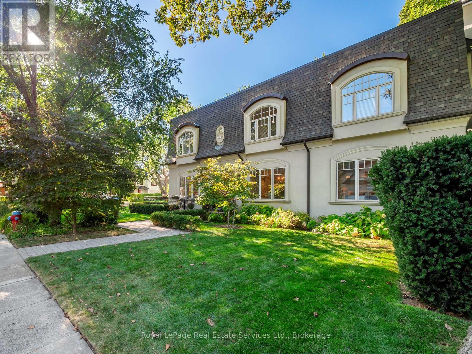 295 Maple Avenue, Oakville, Ontario  L6J 3M5 - Photo 1 - W12460748