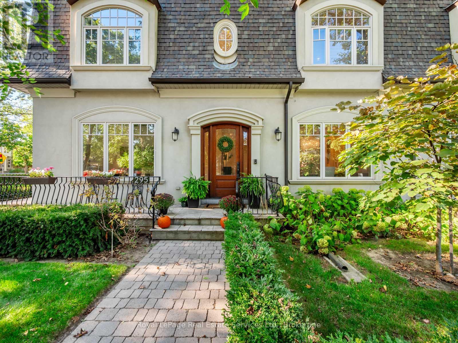 295 Maple Avenue, Oakville, Ontario  L6J 3M5 - Photo 2 - W12460748