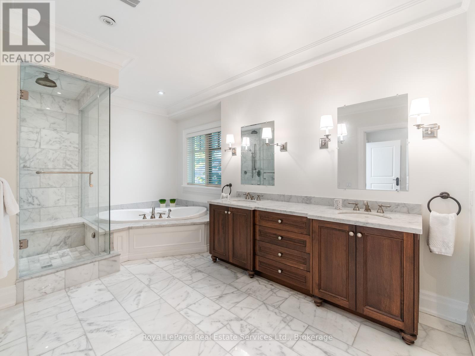 295 Maple Avenue, Oakville, Ontario  L6J 3M5 - Photo 24 - W12460748