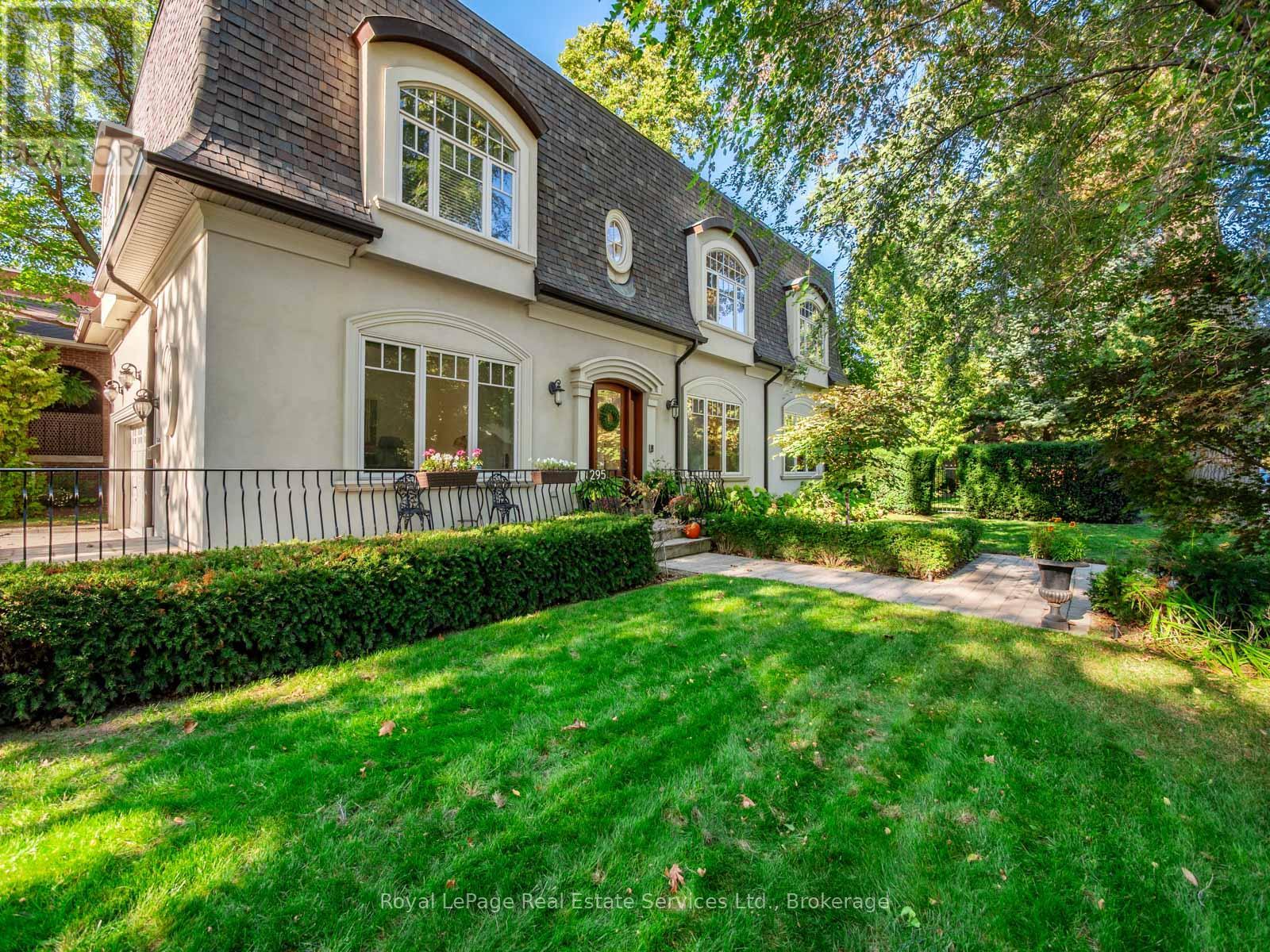 295 Maple Avenue, Oakville, Ontario  L6J 3M5 - Photo 3 - W12460748