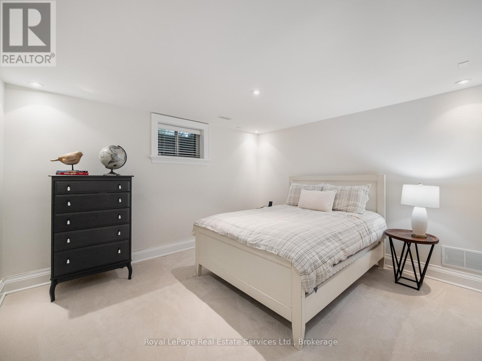 295 Maple Avenue, Oakville, Ontario  L6J 3M5 - Photo 34 - W12460748