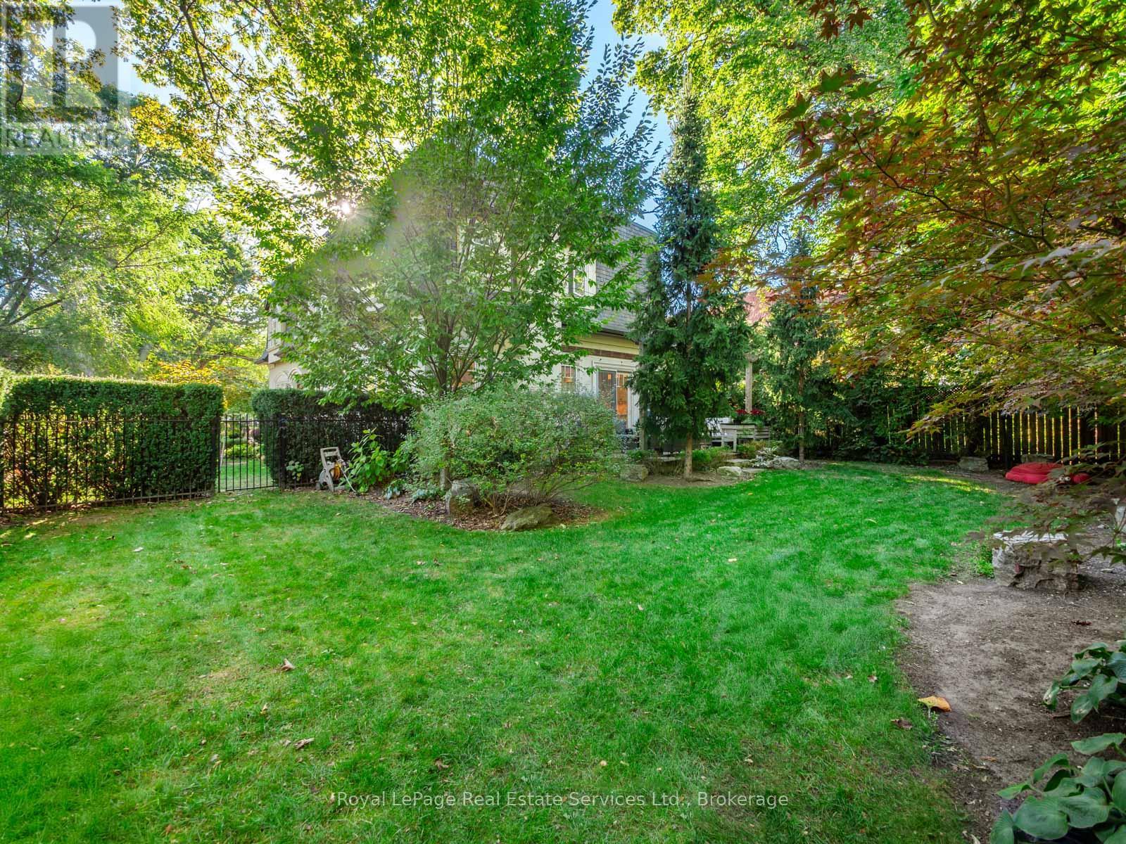 295 Maple Avenue, Oakville, Ontario  L6J 3M5 - Photo 4 - W12460748