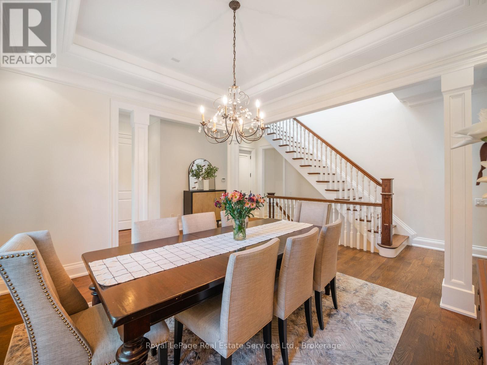 295 Maple Avenue, Oakville, Ontario  L6J 3M5 - Photo 7 - W12460748