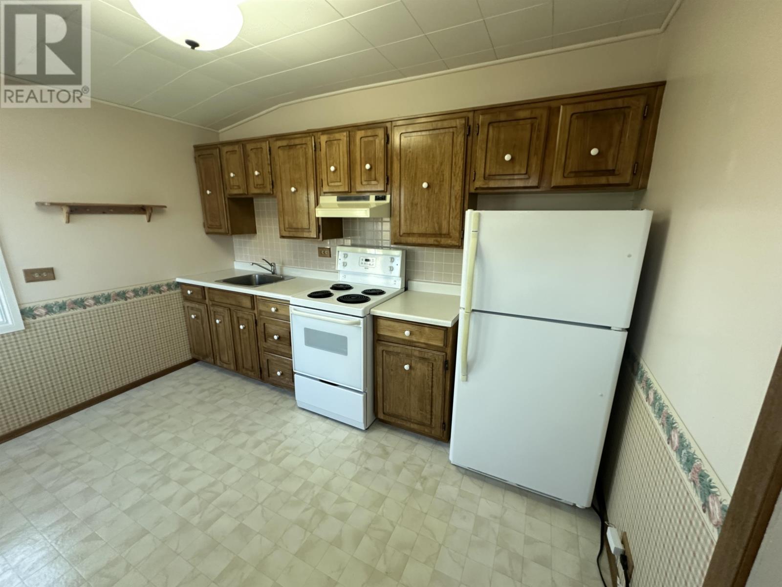 400 Third St S, Kenora, Ontario  P9N 1J1 - Photo 10 - TB253201