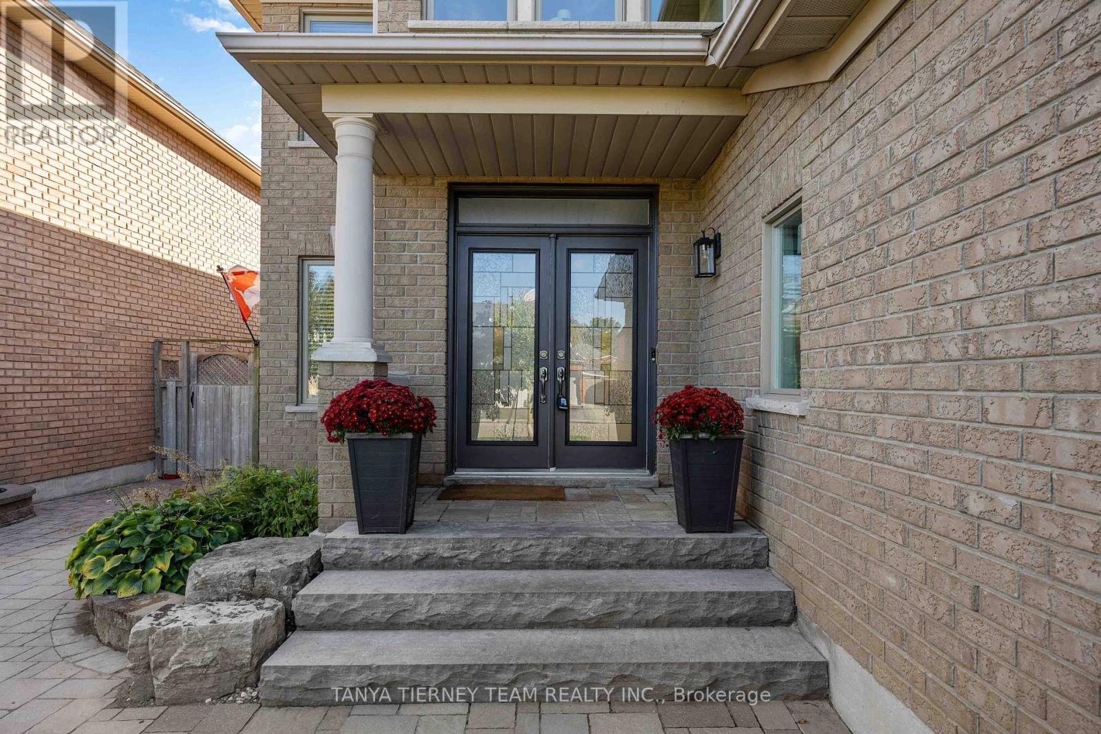 25 Medland Avenue, Whitby, Ontario  L1P 1S1 - Photo 5 - E12460607