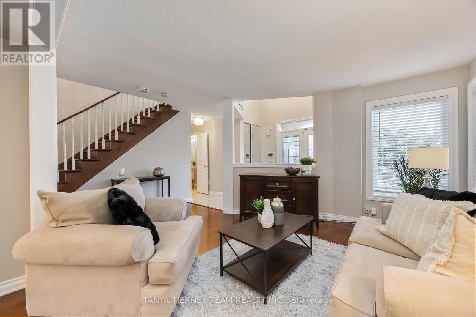 25 Medland Avenue, Whitby, Ontario  L1P 1S1 - Photo 8 - E12460607