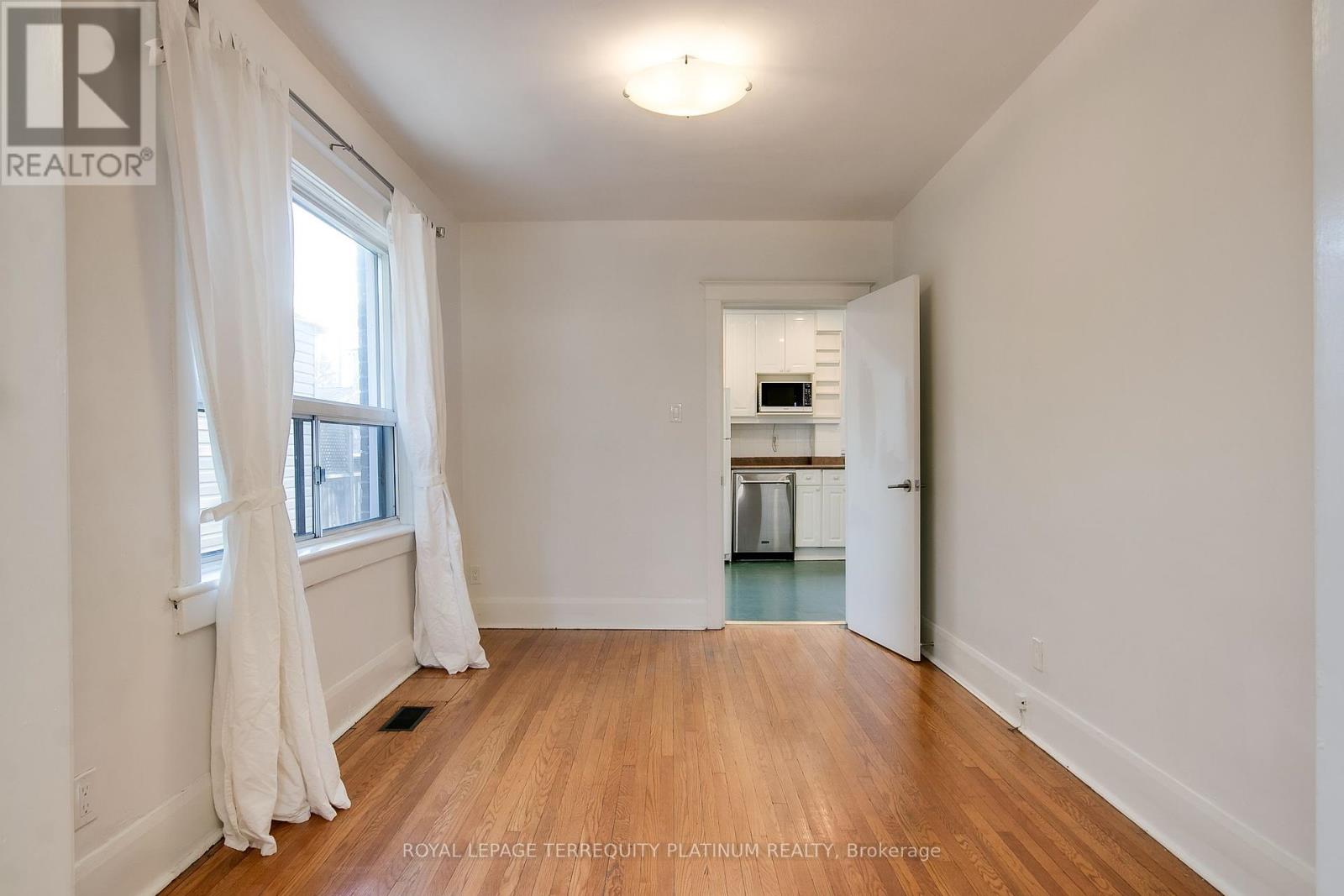 55 Woodrow Avenue, Toronto, Ontario  M4C 1G5 - Photo 11 - E12460643
