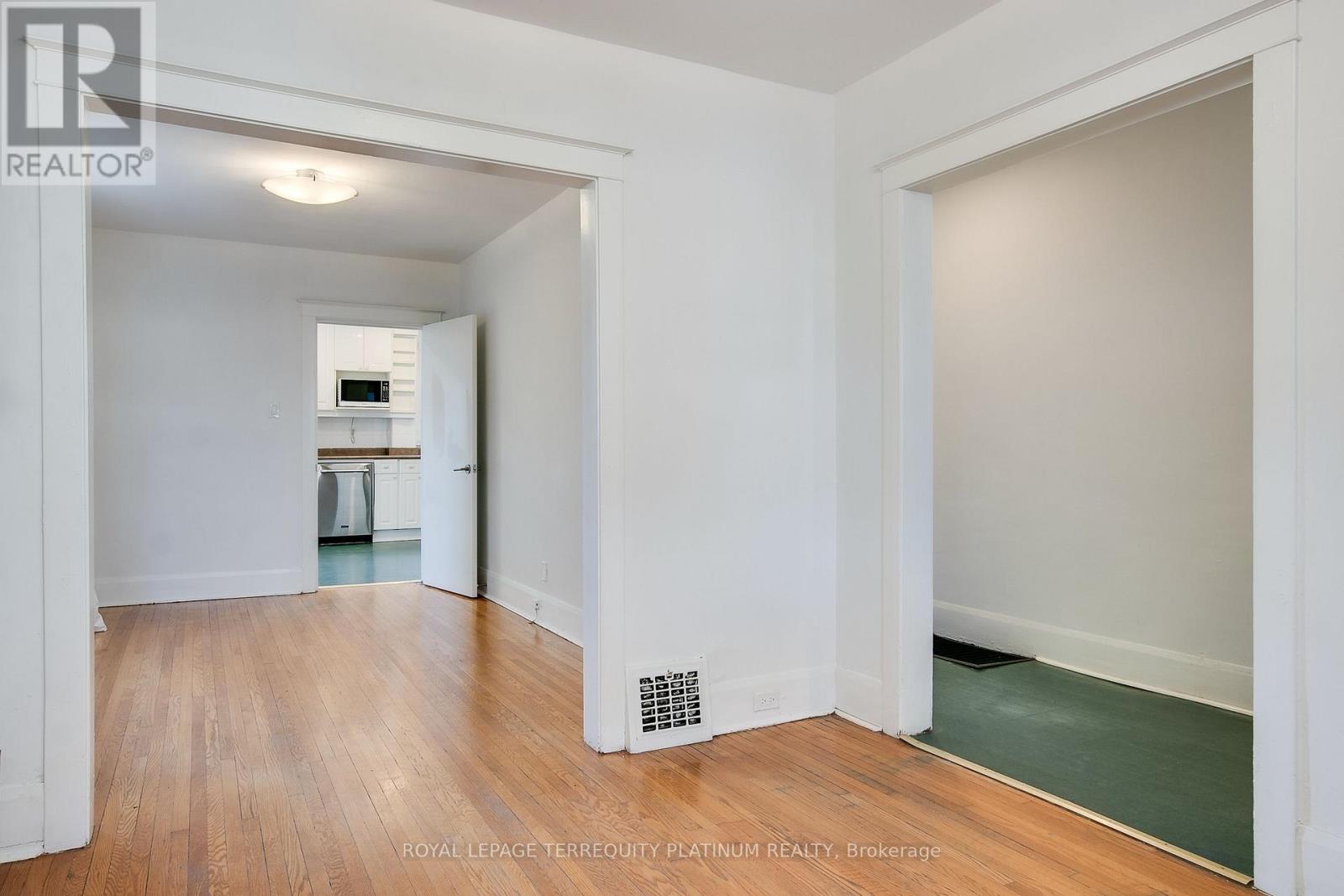 55 Woodrow Avenue, Toronto, Ontario  M4C 1G5 - Photo 7 - E12460643